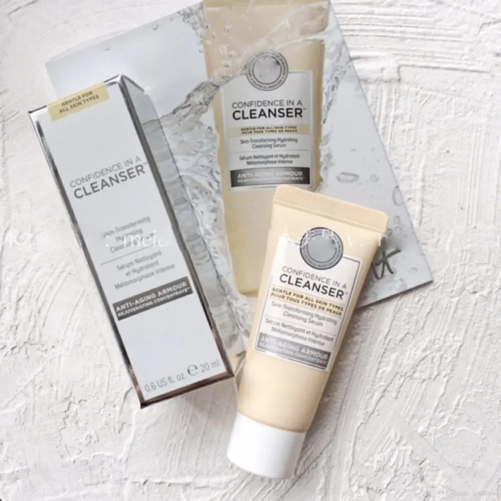 ✨HP✨IT Cosmetics Confidence in a Cleanser✨